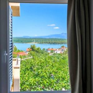 Klimno, Krk – apartman s pogledom na more, blizu plaže!