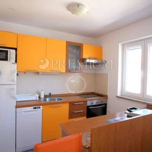 Klimno, Krk – apartman s pogledom na more, blizu plaže!