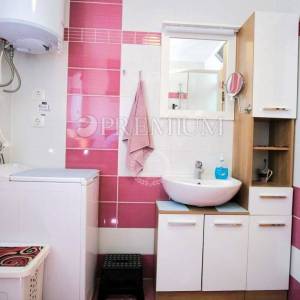 Klimno, Krk – apartman s pogledom na more, blizu plaže!