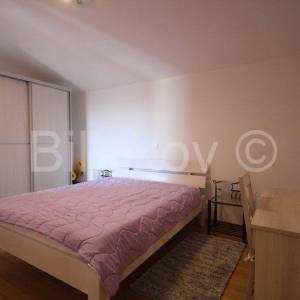 Klis samostojeća kuća sa 4 stambene jedinice bazen pogled 