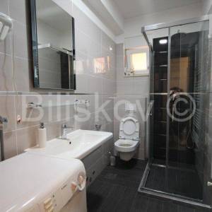 Klis samostojeća kuća sa 4 stambene jedinice bazen pogled 