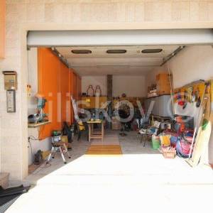 Klis samostojeća kuća sa 4 stambene jedinice bazen pogled 