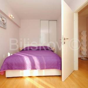 Klis-vila s bazenom i otvorenim pogledom na more i Split