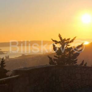 Klis-vila s bazenom i otvorenim pogledom na more i Split