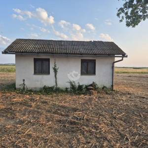 Kloštar Ivanić, Donja Obreška, građevinsko zemljište  2748 m2, sa manjim objektom