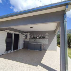 K.Novi, novogradnja prizemnica na 1239 m2 zemljišta prodaja