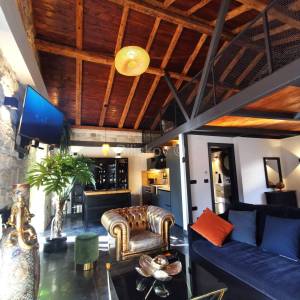 Kompletno renovirana kuća, Kaštel Stari, 50m od mora