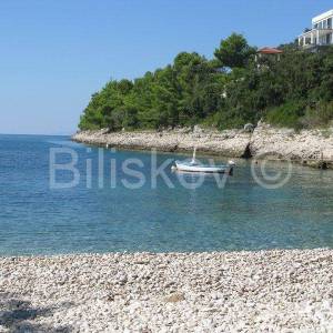 Korčula 1.red moderna vila s bazenom, vez za brod, prodaja