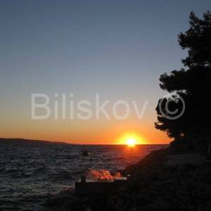 Korčula 1.red moderna vila s bazenom, vez za brod, prodaja