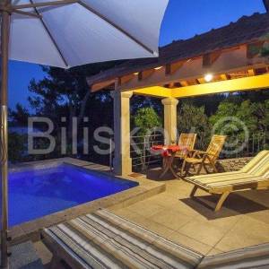 Korčula, južna strana, 1.red, bazen