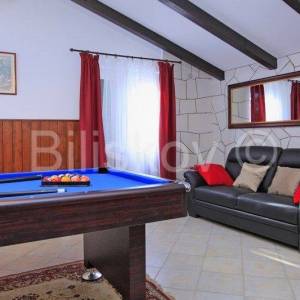 Korčula, južna strana, 1.red, bazen