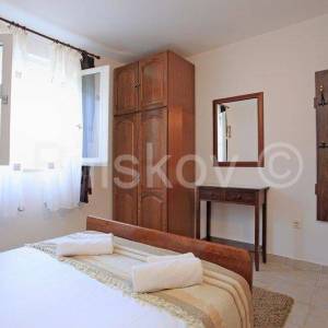 Korčula, južna strana, 1.red, bazen