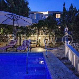 Korčula, južna strana, 1.red, bazen