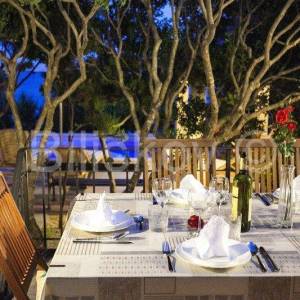 Korčula, južna strana, 1.red, bazen