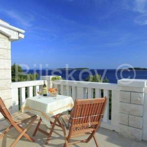 Korčula, južna strana, 1.red, bazen