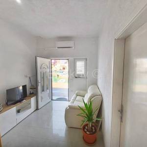 Korčula, južna strana, prodaja, kuća, 5 apartmana, 1.red