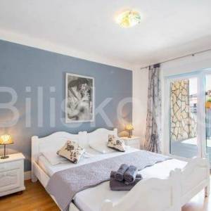 Korčula, južna strana, prodaja, kuća, 5 apartmana, 1.red