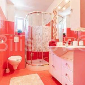 Korčula, južna strana, prodaja, kuća, 5 apartmana, 1.red