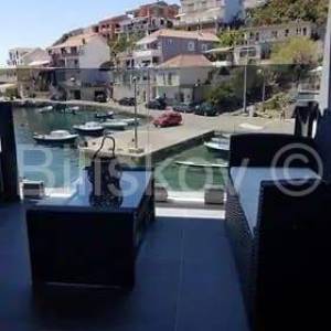 Korčula, južna strana, prodaja, kuća, 5 apartmana, 1.red