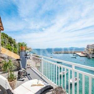 Korčula, južna strana, prodaja, kuća, 5 apartmana, 1.red