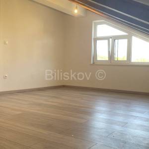 Korčula, Lumbarda, prodaja dvoetažni stan, djeljiv u 2