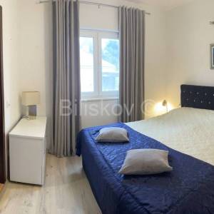 Korčula, Lumbarda, prodaja dvoetažni stan, djeljiv u 2