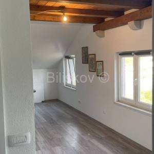 Korčula, Lumbarda, prodaja dvoetažni stan, djeljiv u 2