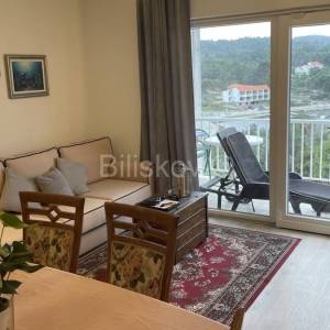 Korčula, Lumbarda, prodaja dvoetažni stan, djeljiv u 2