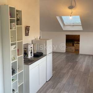 Korčula, Lumbarda, prodaja dvoetažni stan, djeljiv u 2