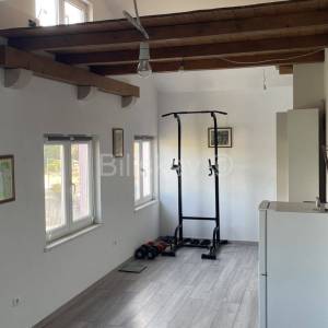 Korčula, Lumbarda, prodaja dvoetažni stan, djeljiv u 2