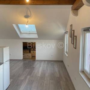 Korčula, Lumbarda, prodaja dvoetažni stan, djeljiv u 2