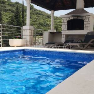 Korčula, prodaja, vila, bazen, 1. red do mora