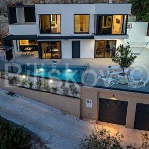 Korčula, prodaja, vila, bazen, 2 garaže, otvoren pogled