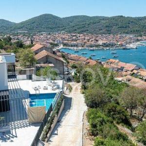 Korčula, prodaja, vila, bazen, 2 garaže, otvoren pogled