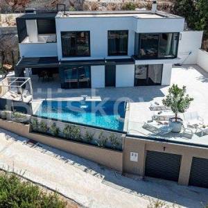 Korčula, prodaja, vila, bazen, 2 garaže, otvoren pogled