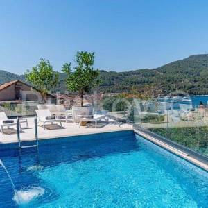 Korčula, prodaja, vila, bazen, 2 garaže, otvoren pogled