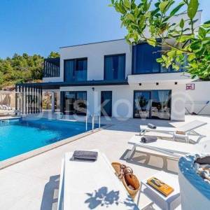 Korčula, prodaja, vila, bazen, 2 garaže, otvoren pogled