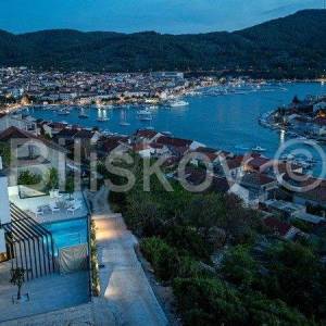 Korčula, prodaja, vila, bazen, 2 garaže, otvoren pogled