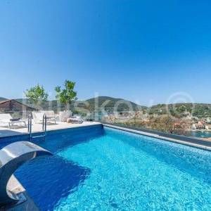 Korčula, prodaja, vila, bazen, 2 garaže, otvoren pogled