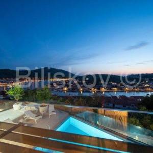 Korčula, prodaja, vila, bazen, 2 garaže, otvoren pogled