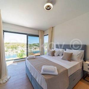 Korčula, prodaja, vila, bazen, 2 garaže, otvoren pogled