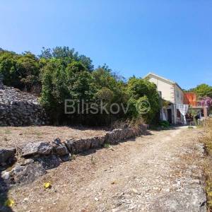 Korčula, prodaja zemljište s objektima, 1.red do mora