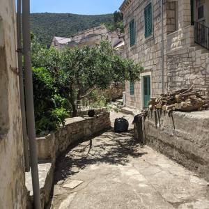 Korčula, Račišće, prodaja autohtona kamena kuća