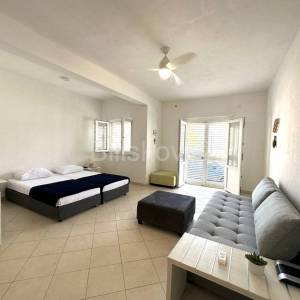 Korčula, Račišće, prodaja kuća, 3 jedinice, 1.red