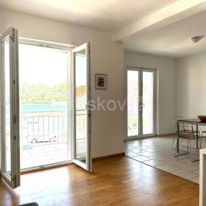 Korčula, Račišće, prodaja kuća, 3 jedinice, 1.red