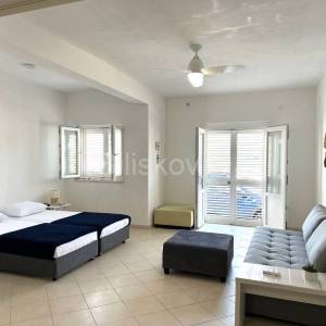 Korčula, Račišće, prodaja kuća, 3 jedinice, 1.red