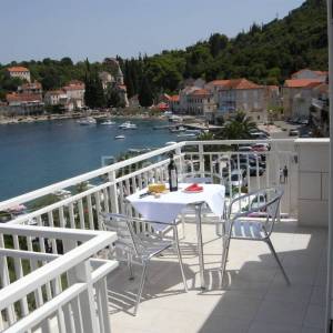 Korčula, Račišće, prodaja kuća, 3 jedinice, 1.red