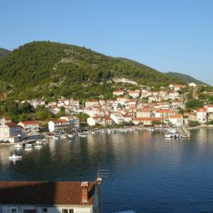 Korčula, Račišće, prodaja kuća, 3 jedinice, 1.red