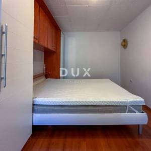 KOSTRENA - PRILIKA uređena kuća u nizu spremna za obiteljski život nedaleko mora