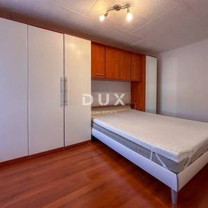 KOSTRENA - PRILIKA uređena kuća u nizu spremna za obiteljski život nedaleko mora